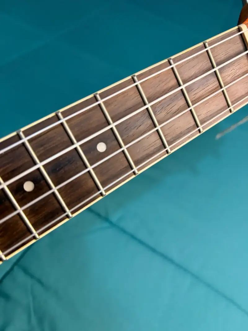 Ukulele de madera acústic - 5