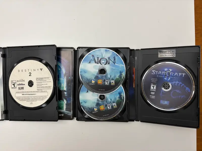 Colección de juegos de PC: Destiny, Aion y StarCraft II - 2