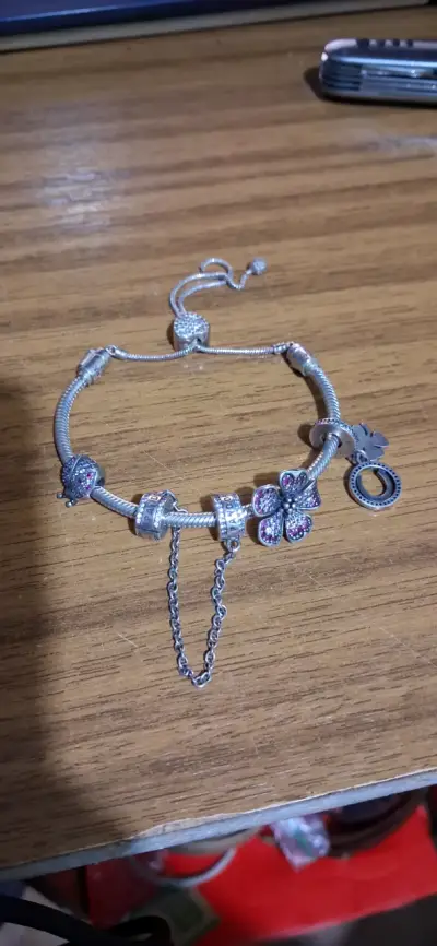 Pulsera de plata Pandora con dijes Pandora - miniatura 1