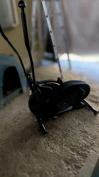 Bicicleta elíptica Athletic Works en buen estado - miniatura 1