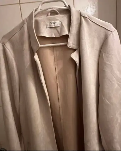 Chaqueta beige de mujer marca Only - miniatura 1
