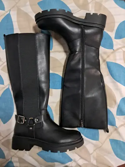 Botas negras de cuero con hebilla - miniatura 1