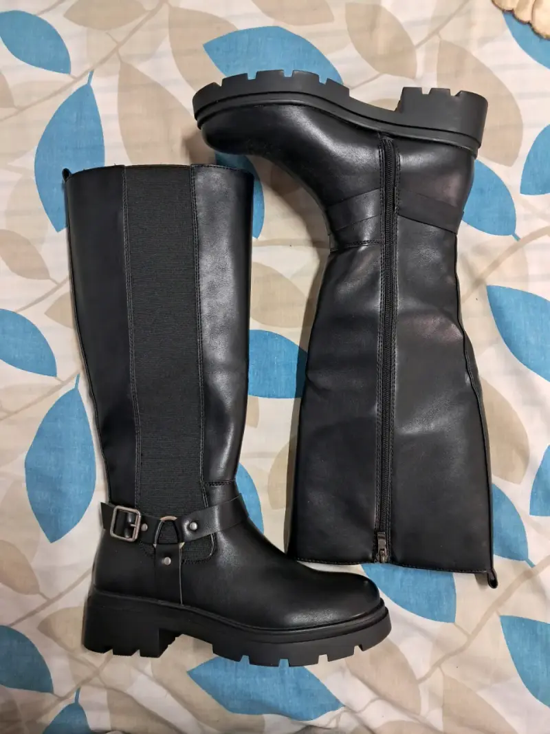 Botas negras de cuero con hebilla - 2