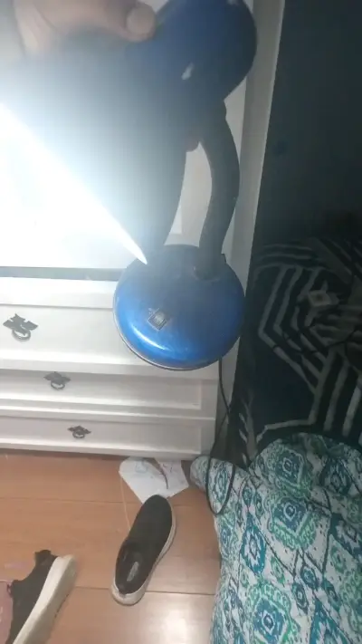 Lámpara de escritorio azul con cuello flexible - miniatura 1