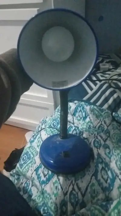 Lámpara de escritorio azul con cuello flexible - miniatura 4