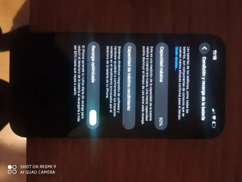 iPhone 13 en buen estado con caja original - 2