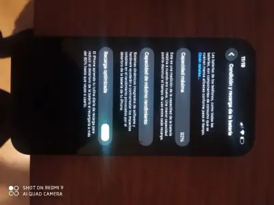 iPhone 13 en buen estado con caja original - miniatura 2