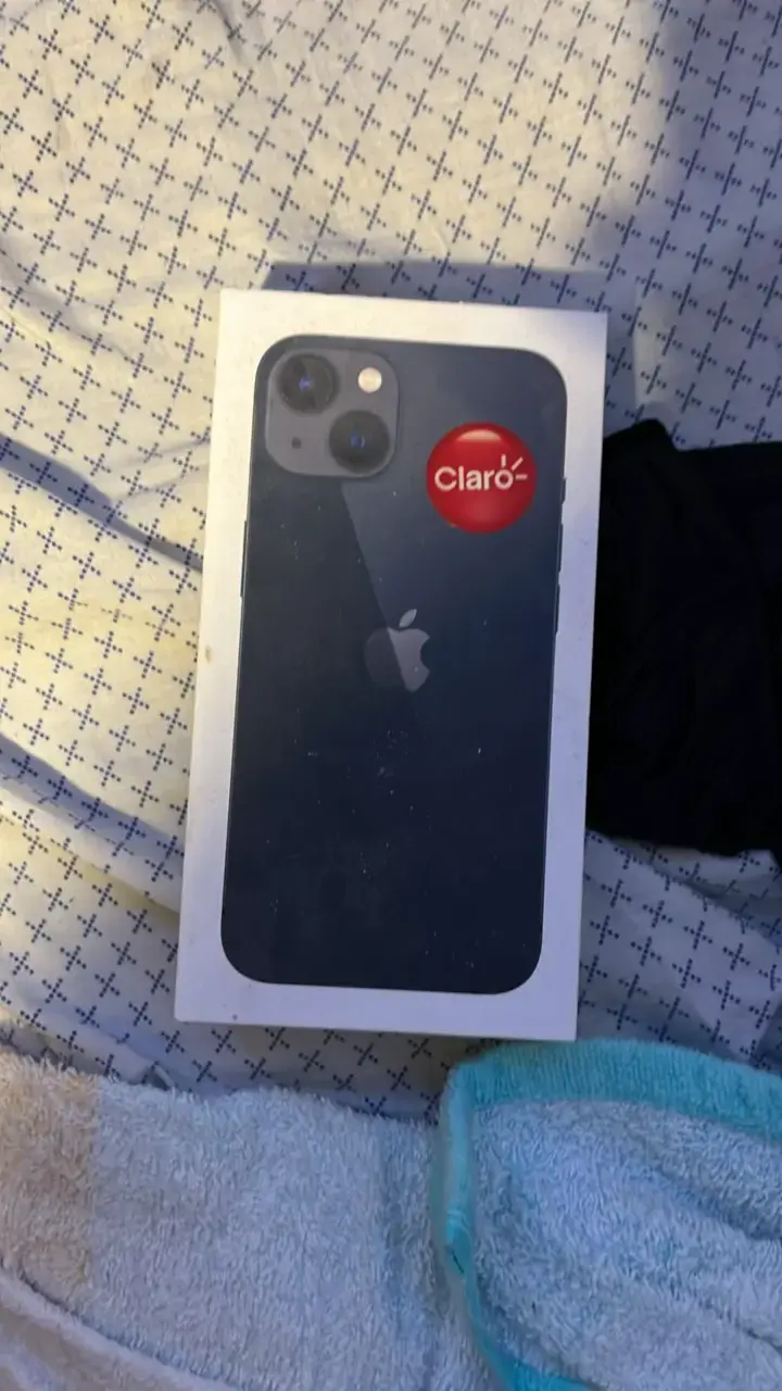 iPhone 13 en buen estado con caja original - 3