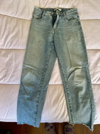 Jeans Zara para mujer desgastados - miniatura 1