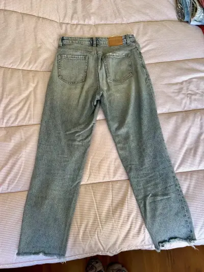 Jeans Zara para mujer desgastados - miniatura 2