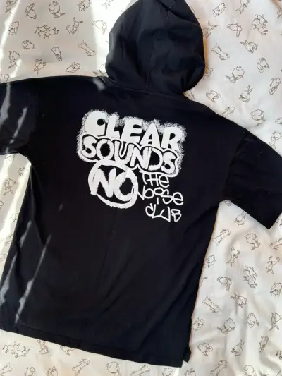 Polera con capucha negro Clear Sounds - miniatura 2