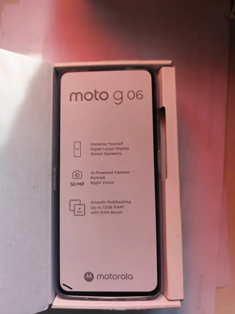 Smartphone Motorola Moto G06 con cámara de 50 MP - 3