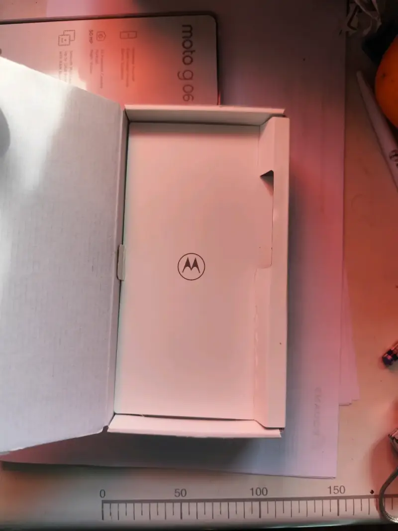 Smartphone Motorola Moto G06 con cámara de 50 MP - 5