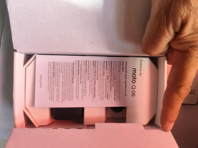Smartphone Motorola Moto G06 con cámara de 50 MP - 6
