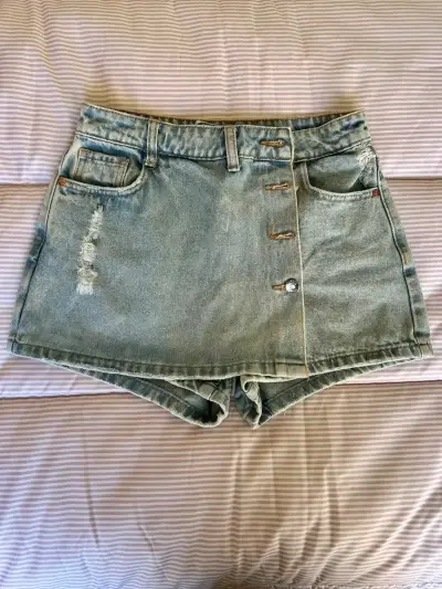 Shorts de mezclilla desgastados para mujer talla S - miniatura 1