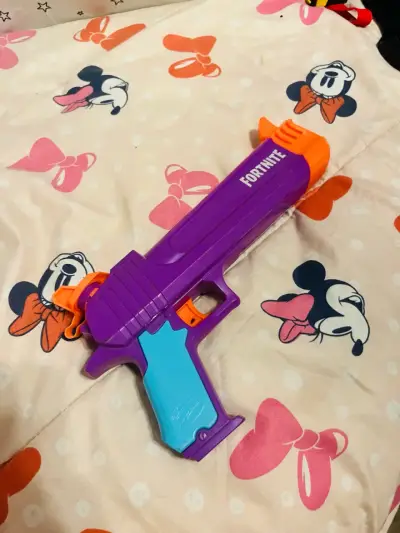 Pistola de Juguete Fortnite Morada - miniatura 1