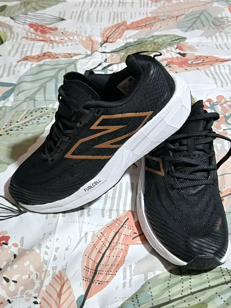 Zapatillas deportivas negras New Balance FuelCell - 1