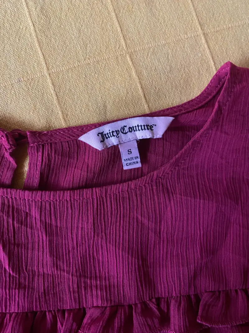 Blusa Juicy Couture color burdeo, talla S - 3
