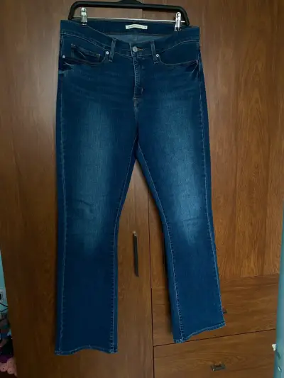 Jeans Levi's 315 Shaping Bootcut Talla 31 - miniatura 1