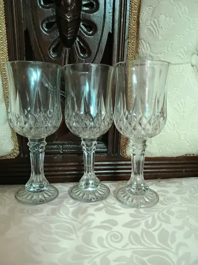 Copas talladas  para vino - miniatura 2