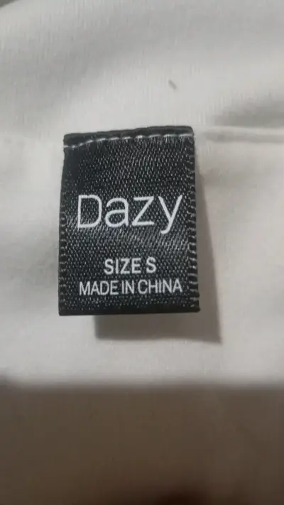 Polera blanca hombros descubiertos Dazy - miniatura 3