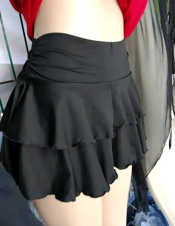 Mini falda negra con volantes Shein - 2