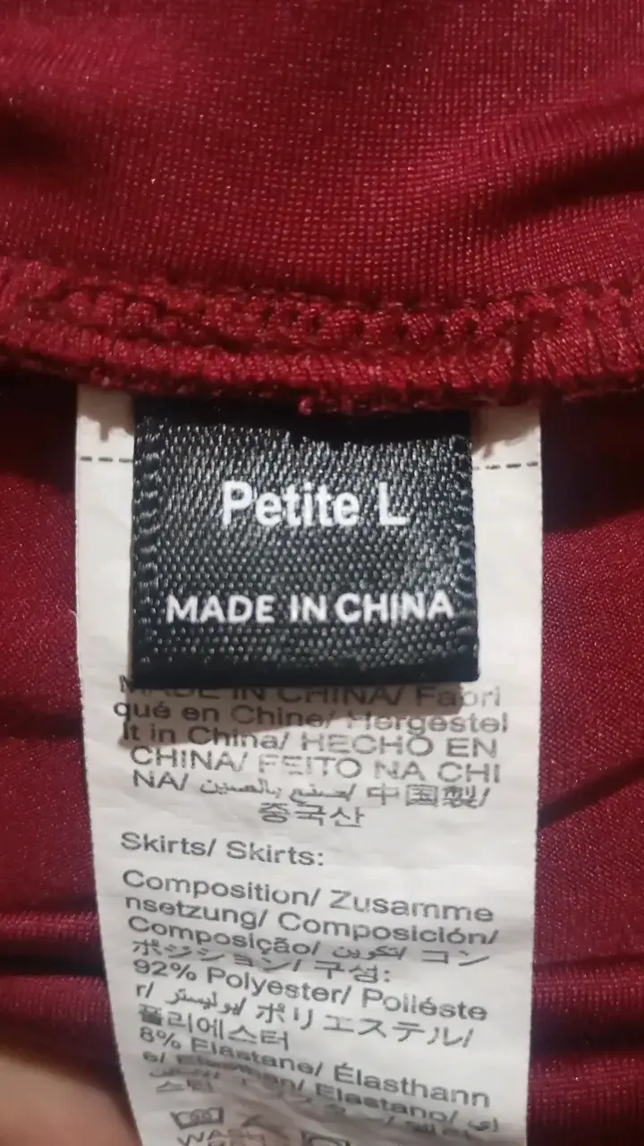 Falda corta roja con volantes talla L - 2