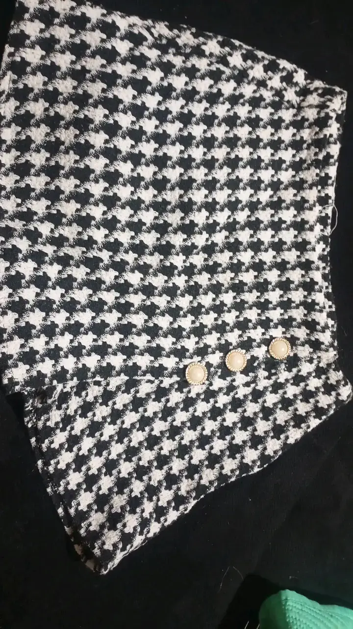 Falda corta Shein pata de gallo con botones - 2