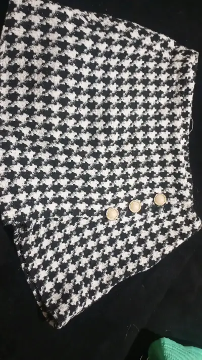 Falda corta Shein pata de gallo con botones - miniatura 2