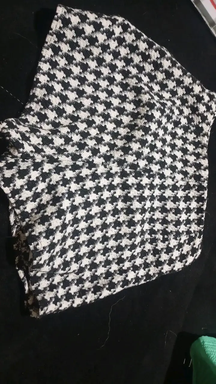 Falda corta Shein pata de gallo con botones - 3