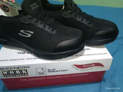 Zapatillas Skechers Arch Fit negras resistentes al deslizamiento - miniatura 1