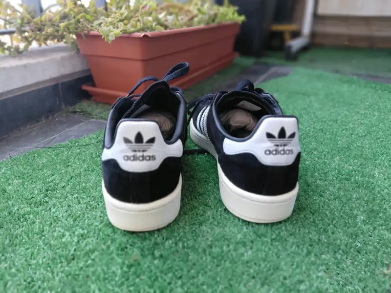 Adidas Campus negras de gamuza - 3