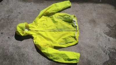 Conjunto impermeable de pesca con botas Rapala - miniatura 2