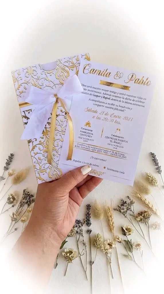 Invitación de boda elegante con sobre y lazo - 1