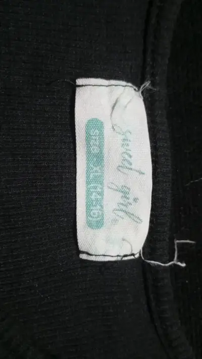 Polera sin mangas negra de algodón - miniatura 2