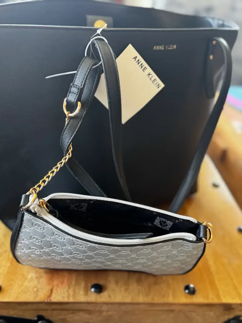 Tote carteras Anne Klein negro y plateado - 3