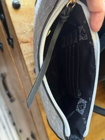 Tote carteras Anne Klein negro y plateado - miniatura 4