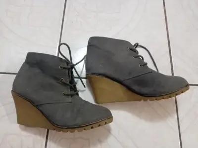 Botines de cuña marca Marquis talla 39 - miniatura 2