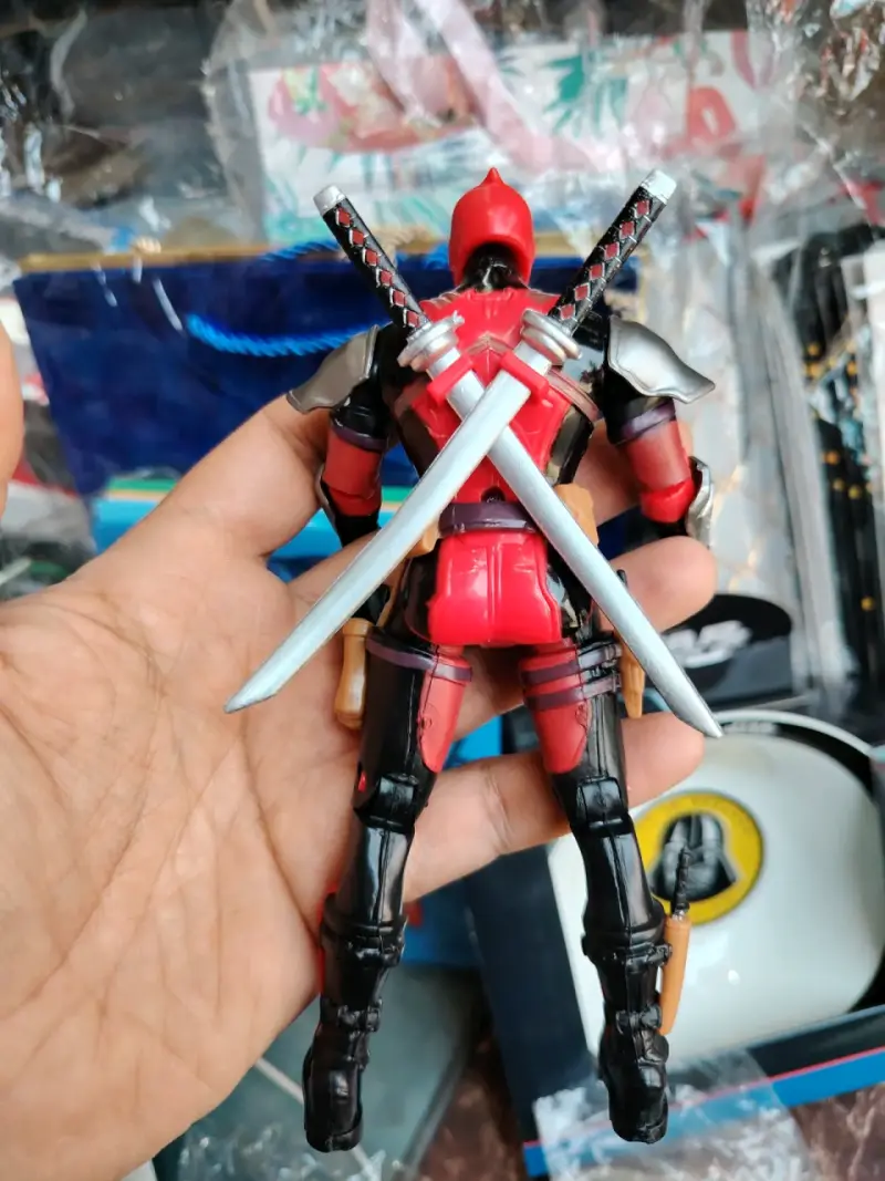 Figura de acción Deadpool - 3