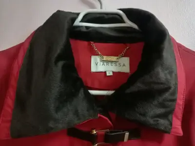 Abrigo rojo con cuello de piel Viaressa - miniatura 1