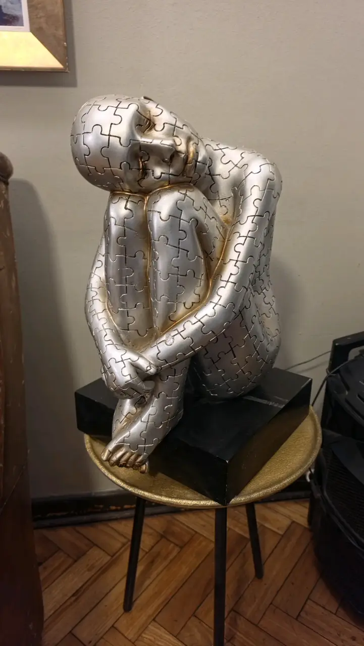 Escultura decorativa de figura humana en plata - 3