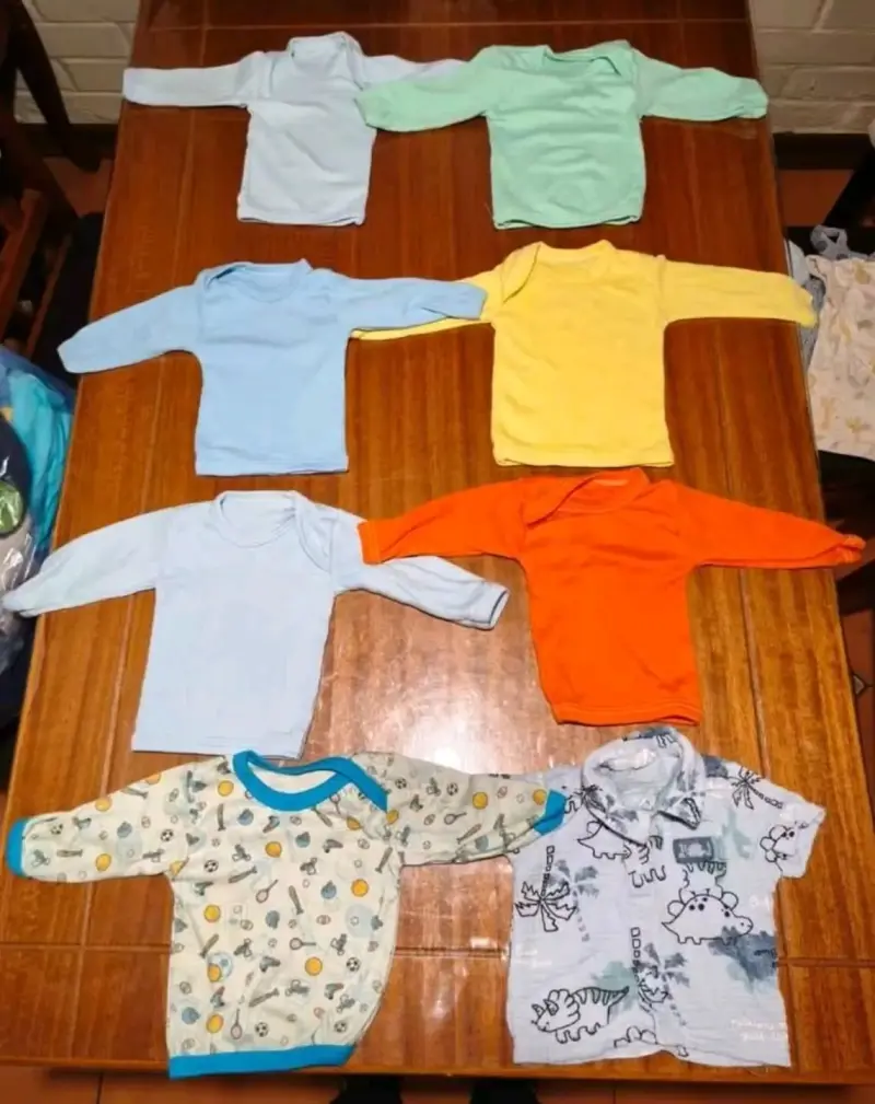 Lote de ropa de bebé variada en buen estado - 2