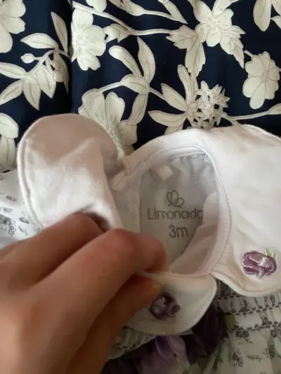 Vestido de bebé Limonada con diseño floral - miniatura 2