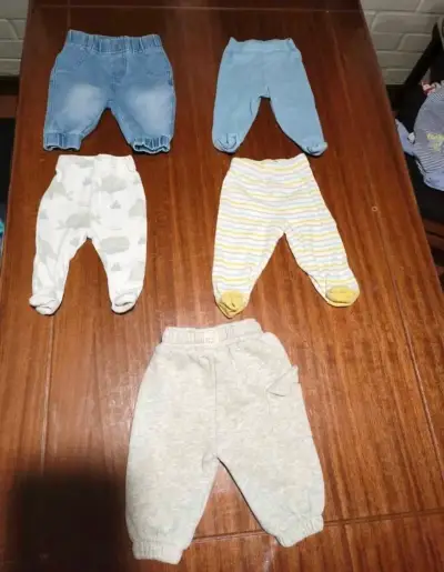Lote de ropa de bebé variada - miniatura 3
