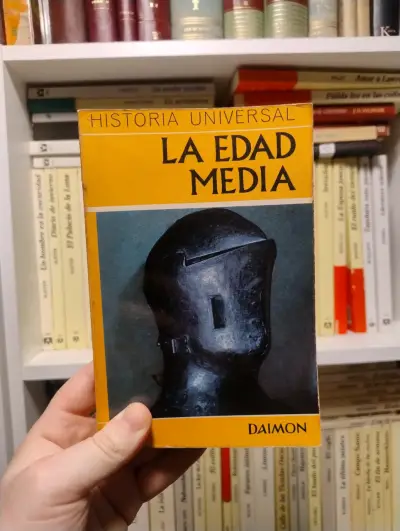 Libro Historia Universal La Edad Media Daimon - miniatura 1