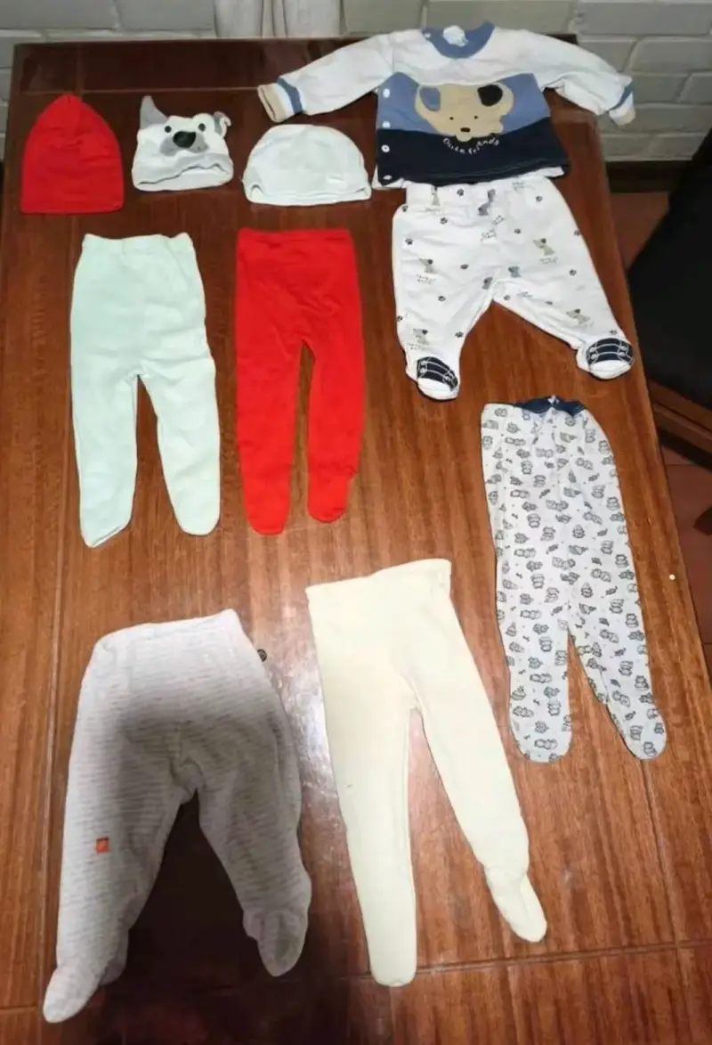 Lote de ropa de bebé variada - 3