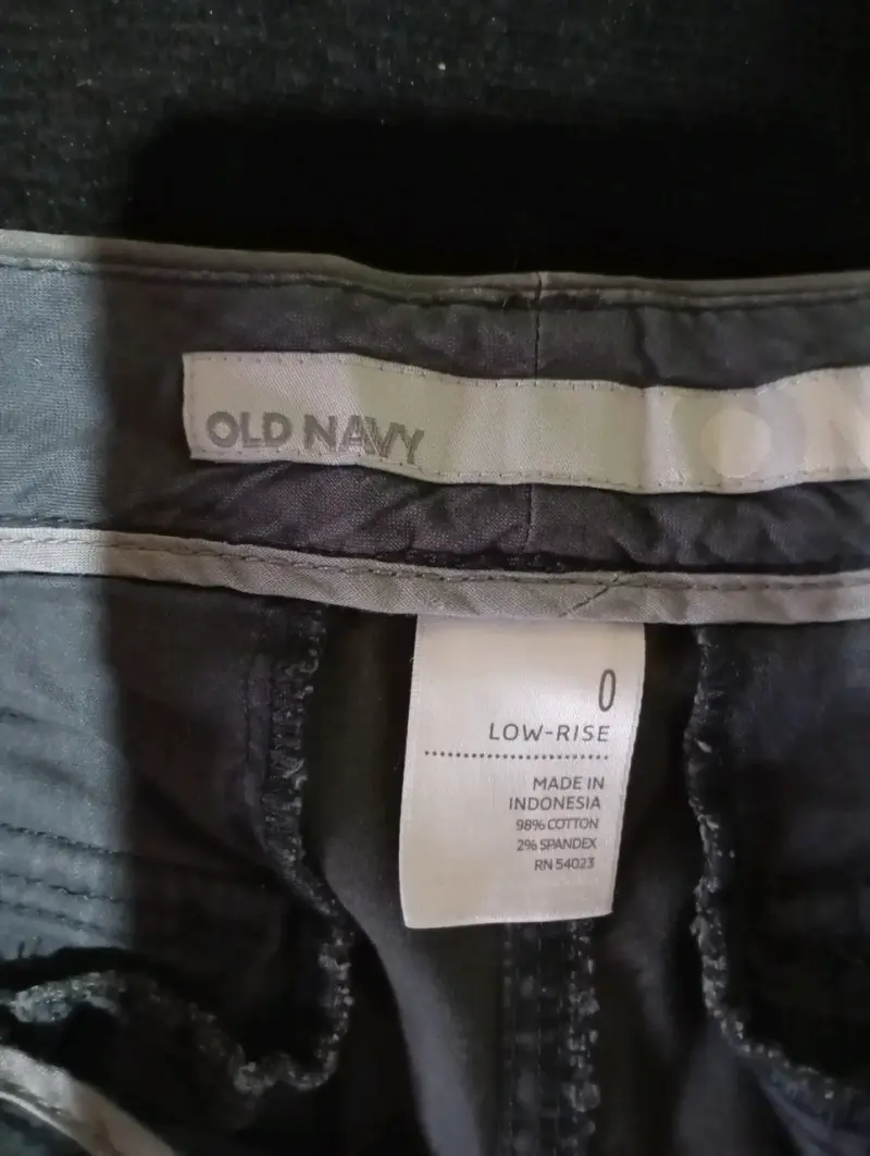 Pantalones cargo Old Navy gris oscuro