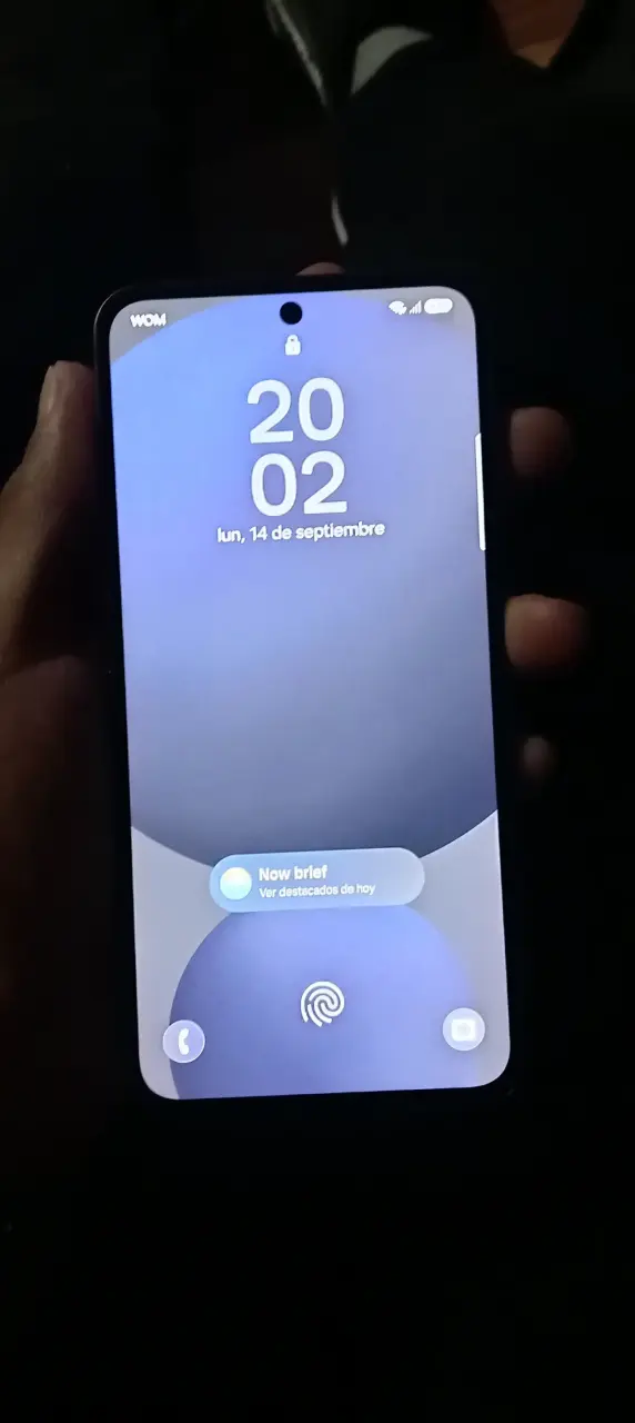 Samsung Galaxy S24 FE Seminuevo Cuidado maniatico - 2