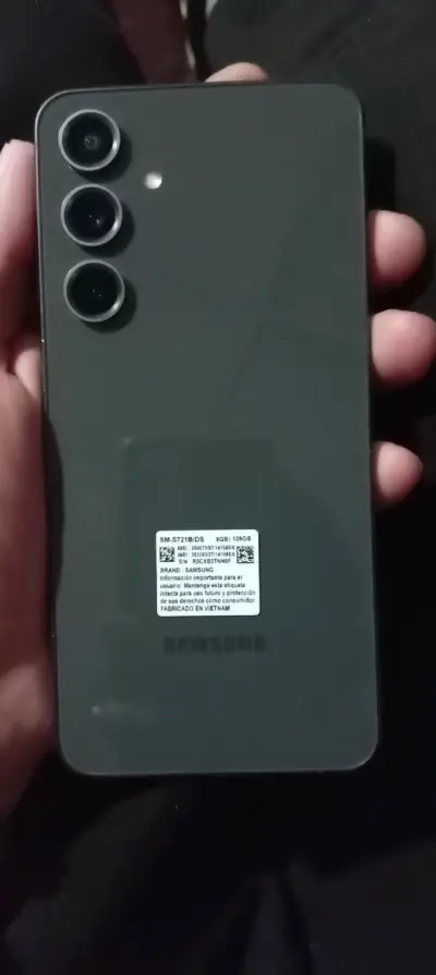 Samsung Galaxy S24 FE Seminuevo Cuidado maniatico - miniatura 4
