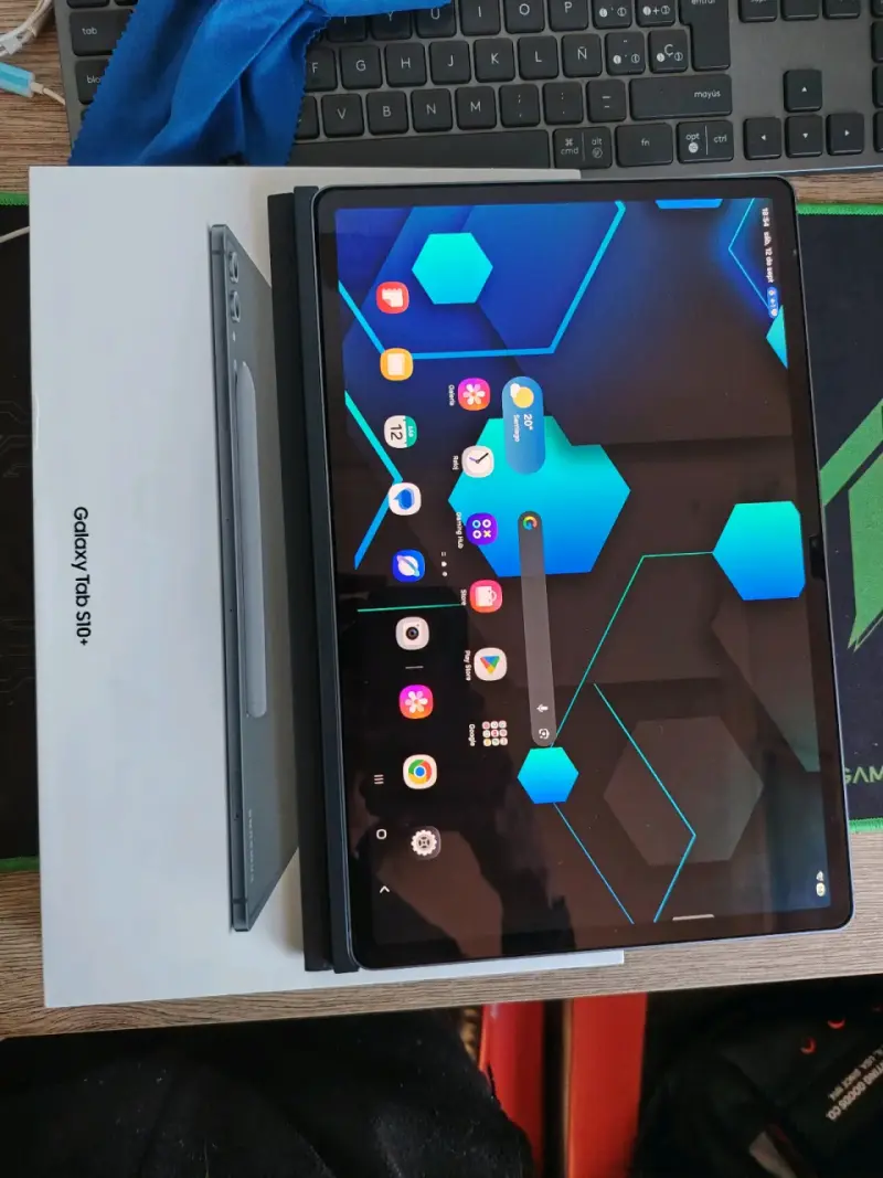 Tablet Samsung Galaxy Tab S10+ con teclado - 2